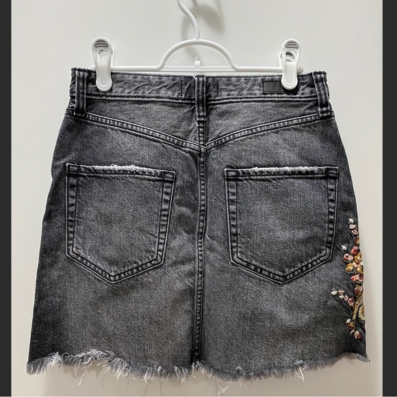 Abercrombie embroidered denim mini skirt - Picture 2 of 5